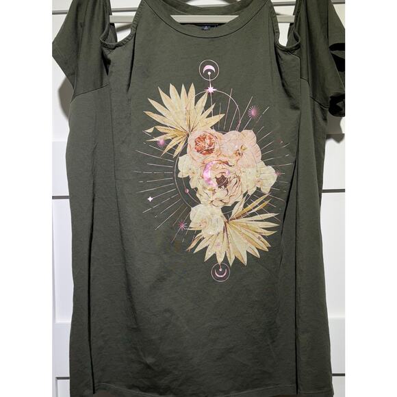 NWT TORRID Olive Green Graphic Print Cold Shoulder Short Sleeve Women's Sz 3 - Picture 2 of 8